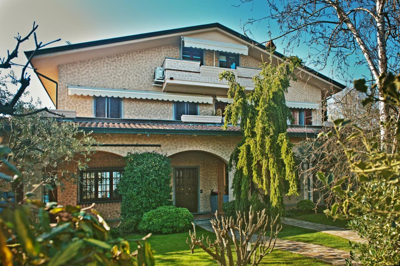 B&Blatosca Marina di Massa Exteriér fotografie